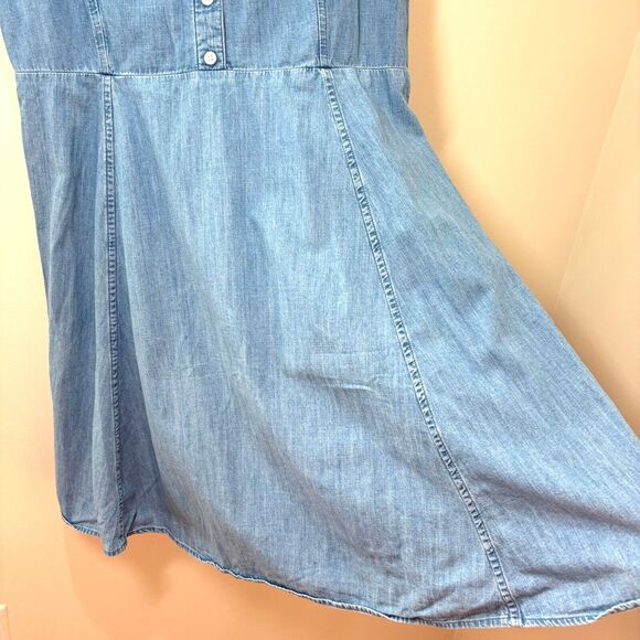 Gap Blue Chambray Denim Strappy Mini Dress 12 Smocked Fit Flare Sweetheart City - Picture 3 of 9